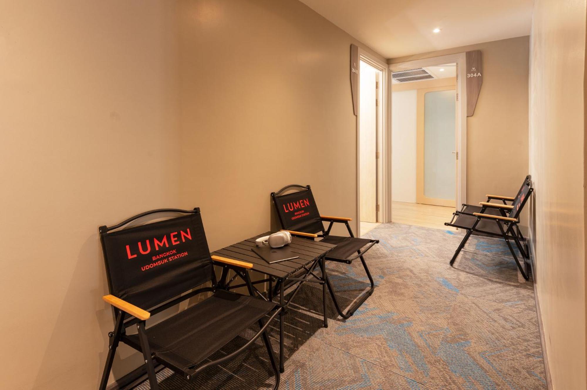 Lumen Bangkok Udomsuk Station Hotel Exterior photo